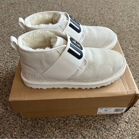 UGG Women's Neumel II Graphic Chukka Boots White Size 8 - Picture 2 of 11